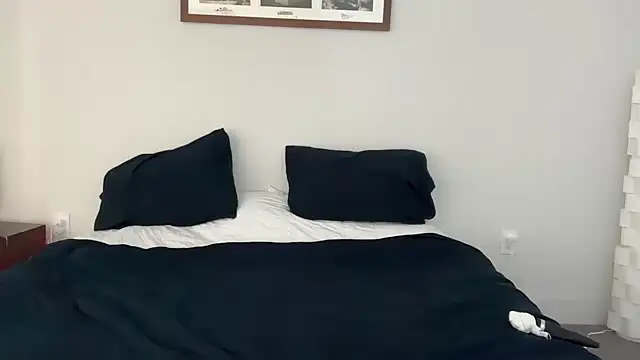 YUMIandbigWOLF online show from March 14, 8:38 pm