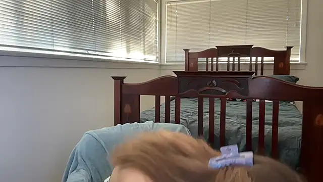 YUMIandbigWOLF online show from October 30, 9:37 pm