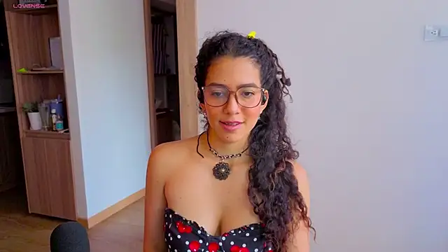 Snapshot of arteverena chatting on April 29, 6:14 pm arteverena online show from April 29, 6:14 pm