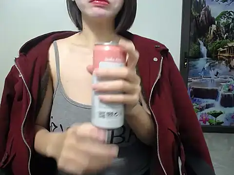 Snapshot of Love_bug15 chatting on January 10, 3:29 am Love bug15 online show from January 10, 3:29 am