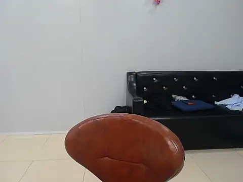 Snapshot of Love_bug15 chatting on March 4, 4:20 pm Love bug15 online show from March 4, 4:20 pm