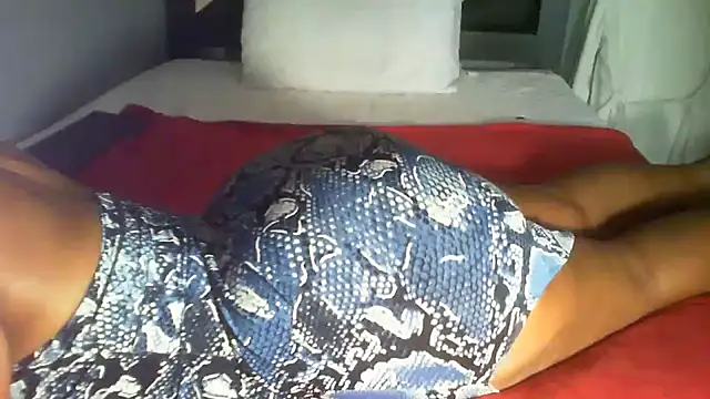 Snapshot of Esona5 chatting on October 29, 9:22 am Esona5 online show from October 29, 9:22 am