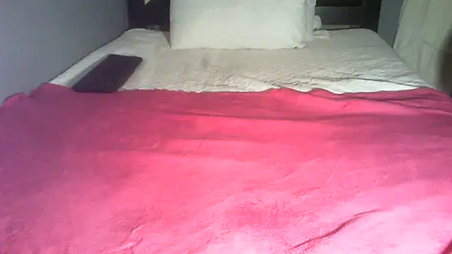 Snapshot of Esona5 chatting on December 14, 4:56 pm Esona5 online show from December 14, 4:56 pm