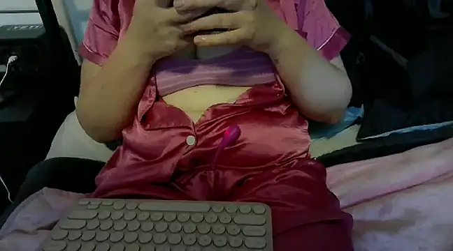 Snapshot of XxxAprilxxX chatting on February 6, 10:59 am XxxAprilxxX online show from February 6, 10:59 am