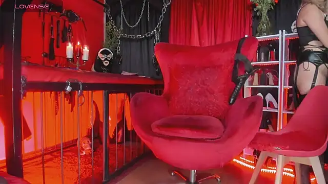 MistressAndre online show from May 30, 8:39 pm