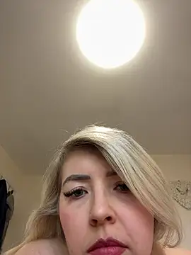 Snapshot of xxcurvyjessiexx chatting on February 6, 1:58 pm xxcurvyjessiexx online show from February 6, 1:58 pm