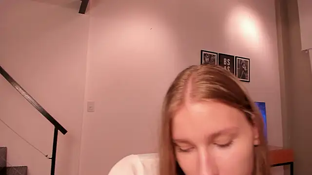 Mira Lite online show from March 23, 2:04 am