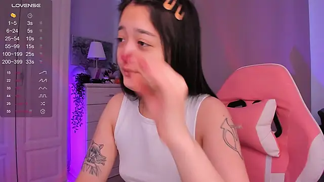 FreyaRaya online show from December 13, 8:51 am