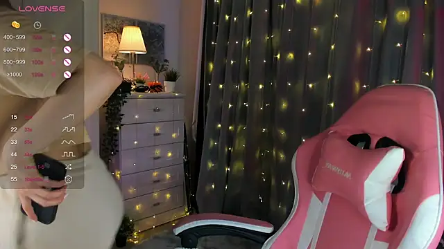 FreyaRaya online show from March 13, 8:26 am