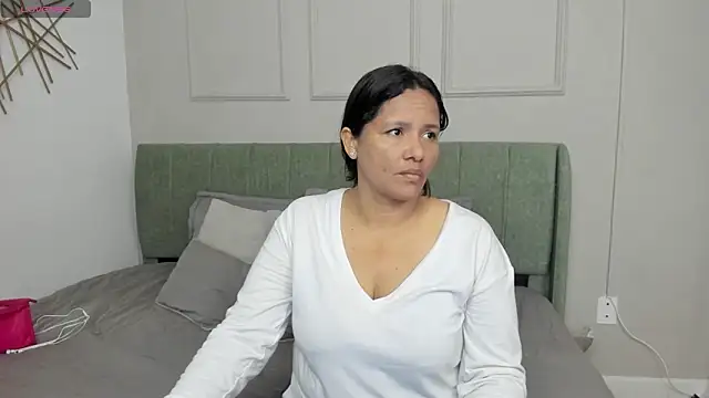 Snapshot of Sussanewolf chatting on February 14, 12:13 pm Sussanewolf online show from February 14, 12:13 pm