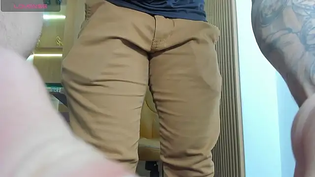 Snapshot of George_Diesell chatting on October 26, 8:26 pm George Diesell online show from October 26, 8:26 pm