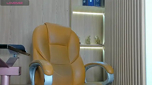 Snapshot of George_Diesell chatting on November 30, 7:51 pm George Diesell online show from November 30, 7:51 pm