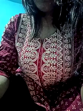 Snapshot of Dayna-36 chatting on February 7, 9:15 pm Dayna-36 online show from February 7, 9:15 pm