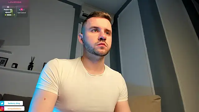 EnriqueBarberry online show from December 7, 6:21 am