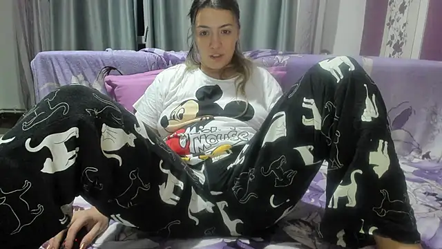 Snapshot of Dyana_Kaylinn chatting on December 14, 3:18 am Dyana Kaylinn online show from December 14, 3:18 am