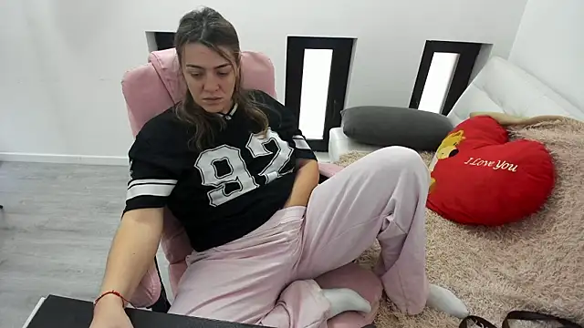 Dyana Kaylinn online show from March 12, 5:24 am