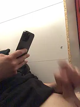 Snapshot of hotmrniceguy chatting on January 26, 4:30 am hotmrniceguy online show from January 26, 4:30 am