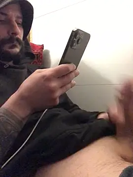 Snapshot of hotmrniceguy chatting on February 17, 10:58 pm hotmrniceguy online show from February 17, 10:58 pm