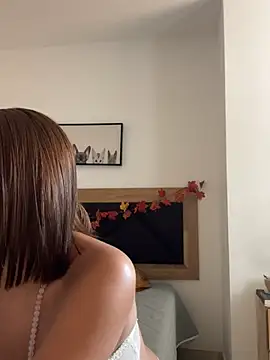 Susi bell online show from February 6, 8:45 pm