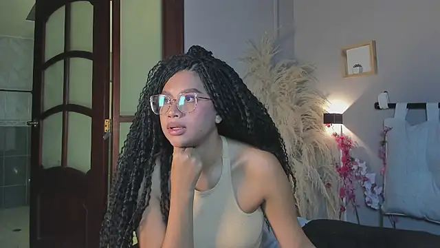 nayah   online show from February 6, 7:29 pm