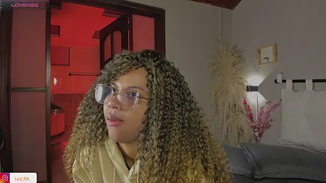 nayah   online show from February 21, 8:16 pm