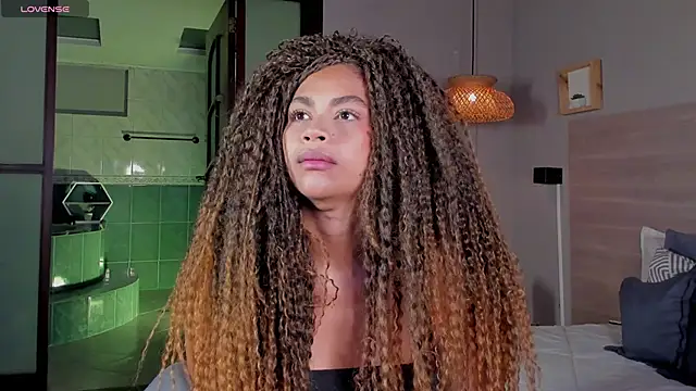 nayah   online show from October 14, 7:58 pm