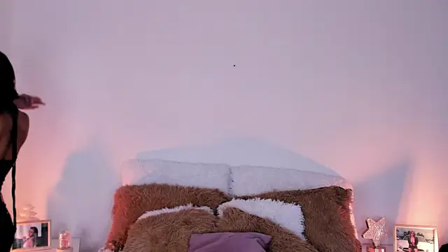 rosemonrooe online show from September 20, 3:02 pm