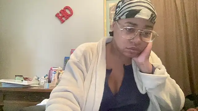 MommyConfident online show from December 3, 3:10 pm