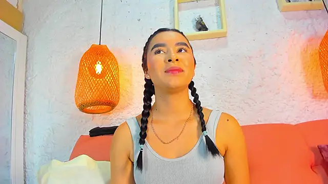 emiily s online show from November 25, 12:05 pm