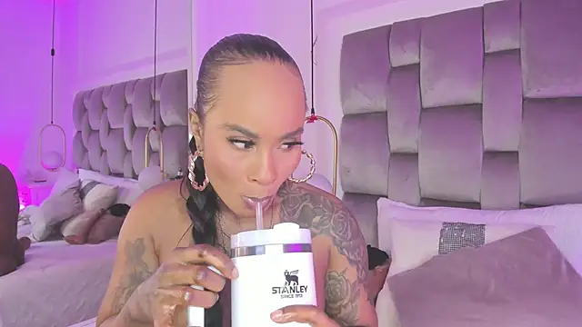 PamelaMendez  online show from February 6, 5:46 am