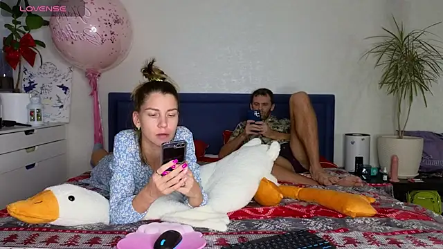 FoxLoveBasik online show from December 12, 6:10 pm