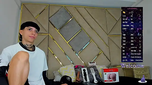 AmberAdams  online show from November 6, 1:45 pm