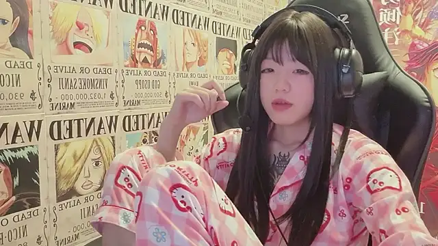 Snapshot of SNAKEgirlQAQ chatting on June 5, 5:29 pm SNAKEgirlQAQ online show from June 5, 5:29 pm