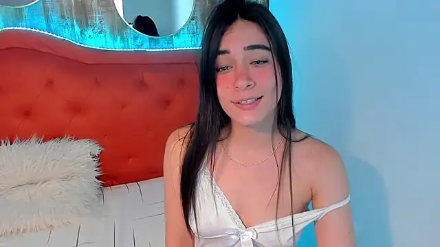 Snapshot of Emma_Sophia2 chatting on January 3, 9:15 am Emma Sophia2 online show from January 3, 9:15 am