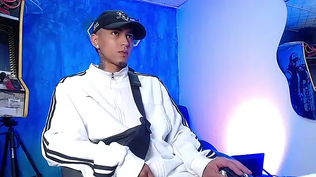 Liam lee online show from January 2, 12:46 pm