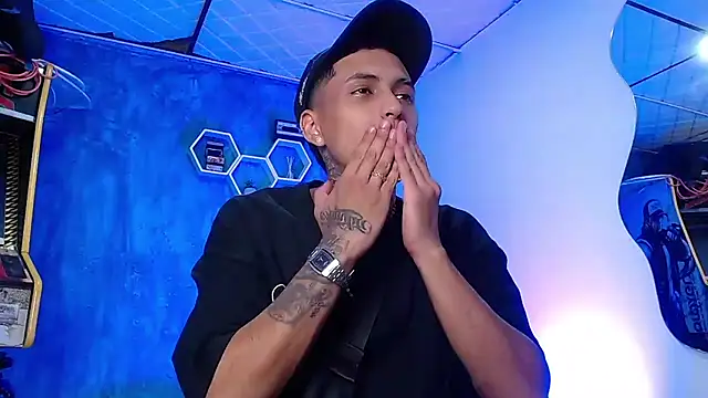 Liam lee online show from January 2, 4:13 pm