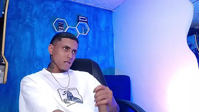 Liam lee online show from February 11, 4:24 pm