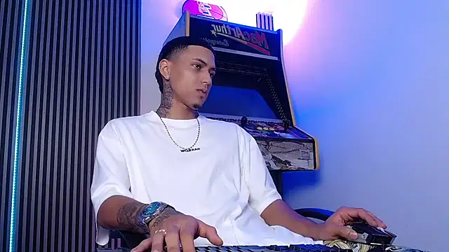 Liam lee online show from March 4, 1:49 pm