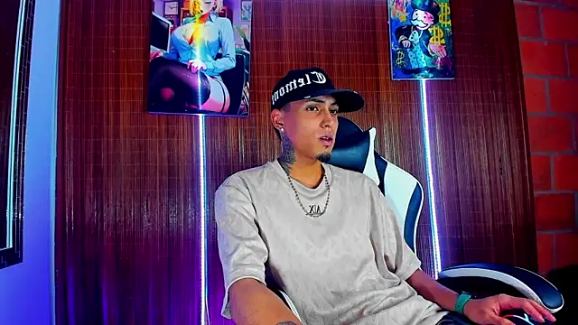 Liam lee online show from February 7, 11:19 pm