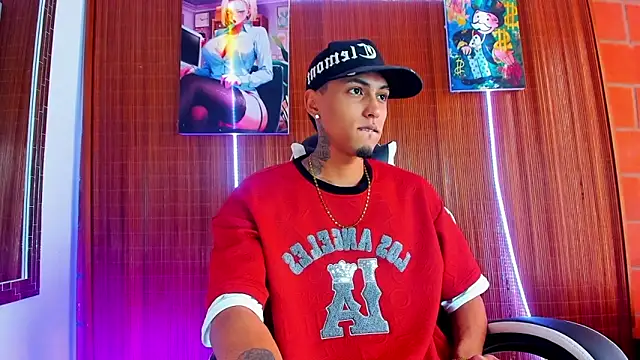 Liam lee online show from February 22, 3:43 pm