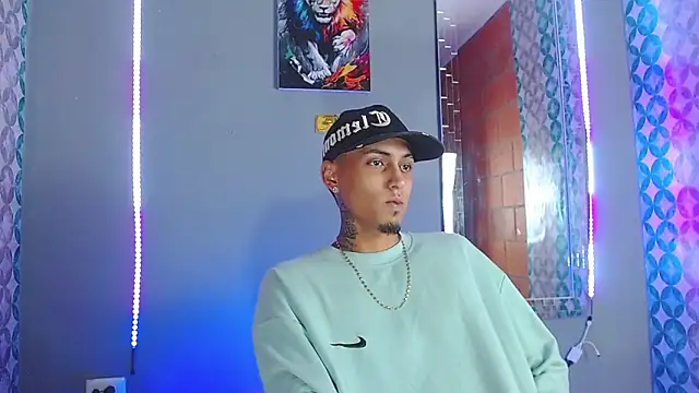 Liam lee online show from April 3, 11:25 pm