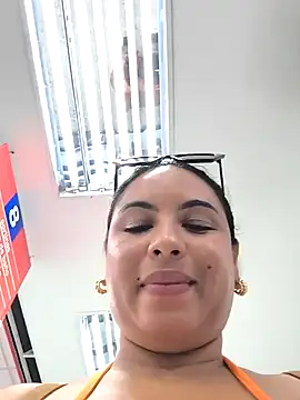 Snapshot of Francesca_ferrari chatting on December 3, 10:18 pm Francesca ferrari online show from December 3, 10:18 pm