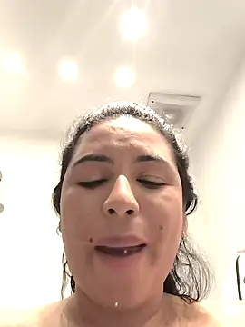 Snapshot of Francesca_ferrari chatting on February 7, 1:25 am Francesca ferrari online show from February 7, 1:25 am