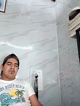 latino17 online show from May 16, 6:54 am