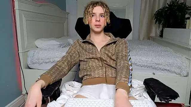 Kudi Minnt online show from March 4, 11:11 pm