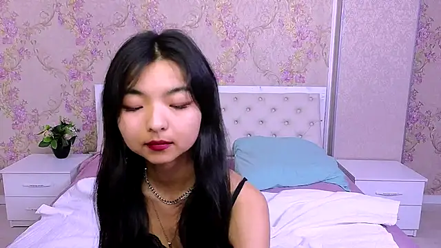 Snapshot of Shy_Kira chatting on December 2, 3:36 pm Shy Kira online show from December 2, 3:36 pm