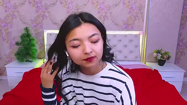 Snapshot of Shy_Kira chatting on December 17, 12:33 pm Shy Kira online show from December 17, 12:33 pm