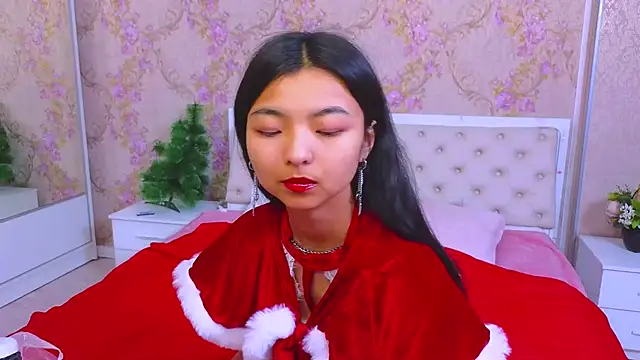 Snapshot of Shy_Kira chatting on December 19, 12:34 pm Shy Kira online show from December 19, 12:34 pm