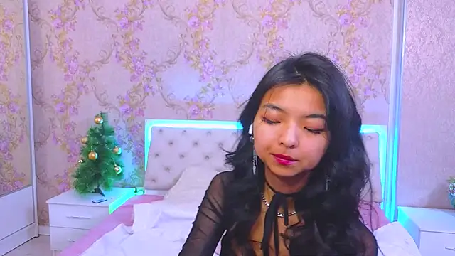 Snapshot of Shy_Kira chatting on December 24, 3:37 pm Shy Kira online show from December 24, 3:37 pm