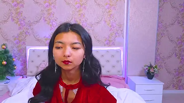 Snapshot of Shy_Kira chatting on December 25, 12:26 pm Shy Kira online show from December 25, 12:26 pm